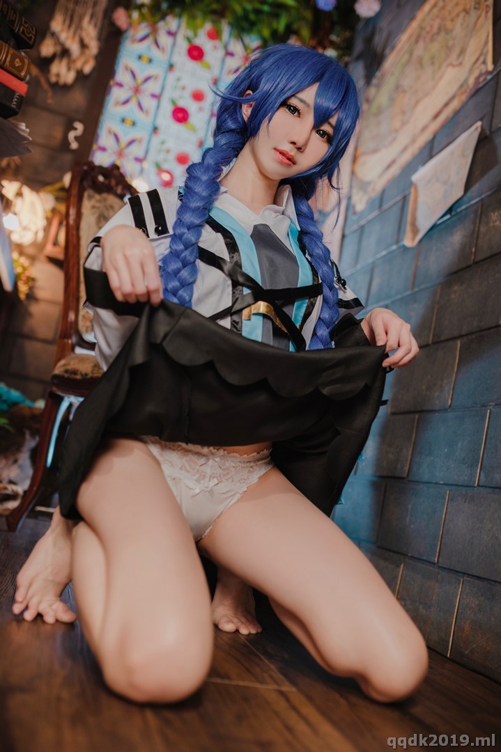 Coser-Sally-Sally-Dorasnow-Roxy-Mirgurdia-034.jpg