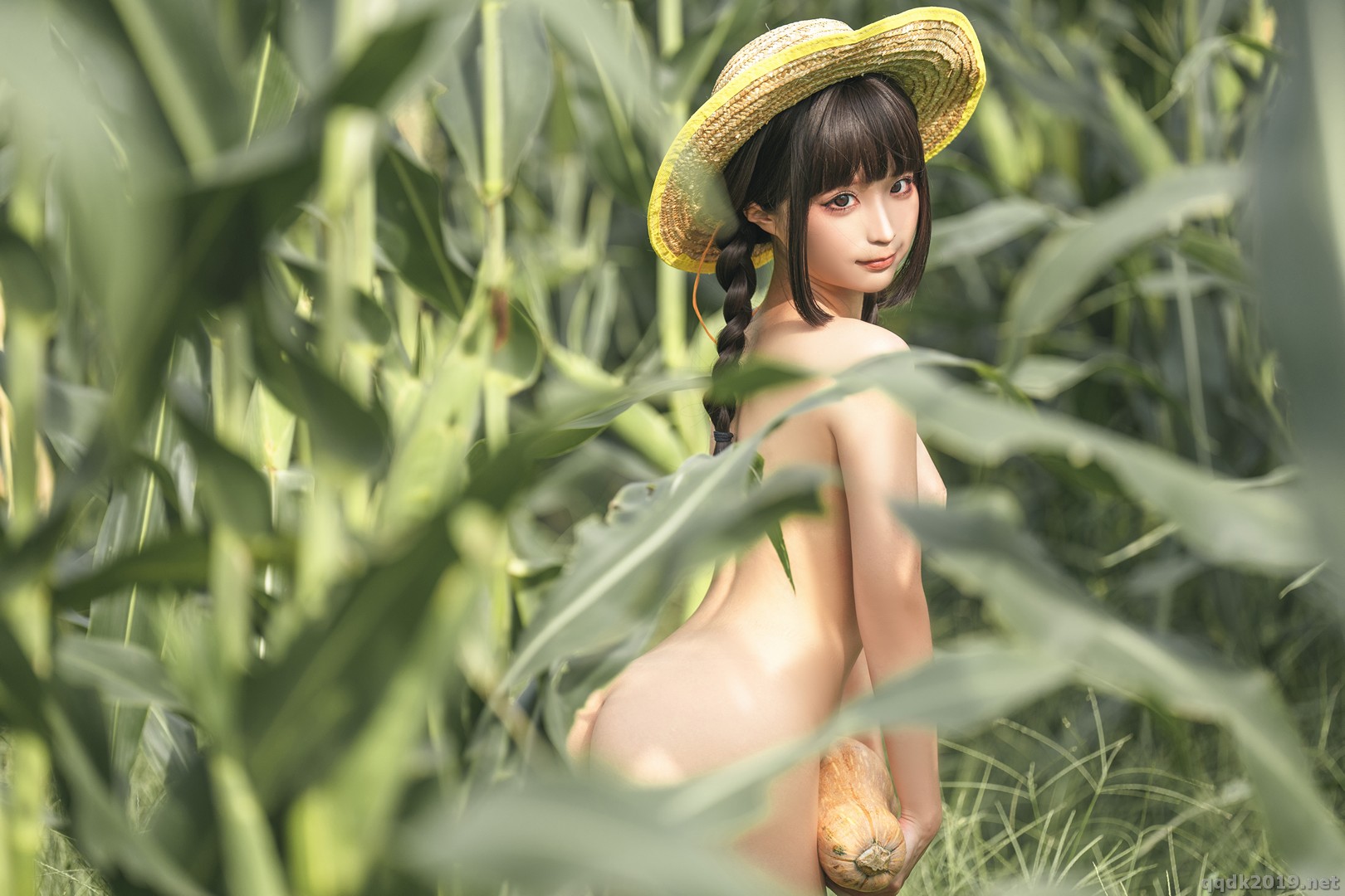 Coser-chunmomo-The-story-of-cornfield-028.jpg