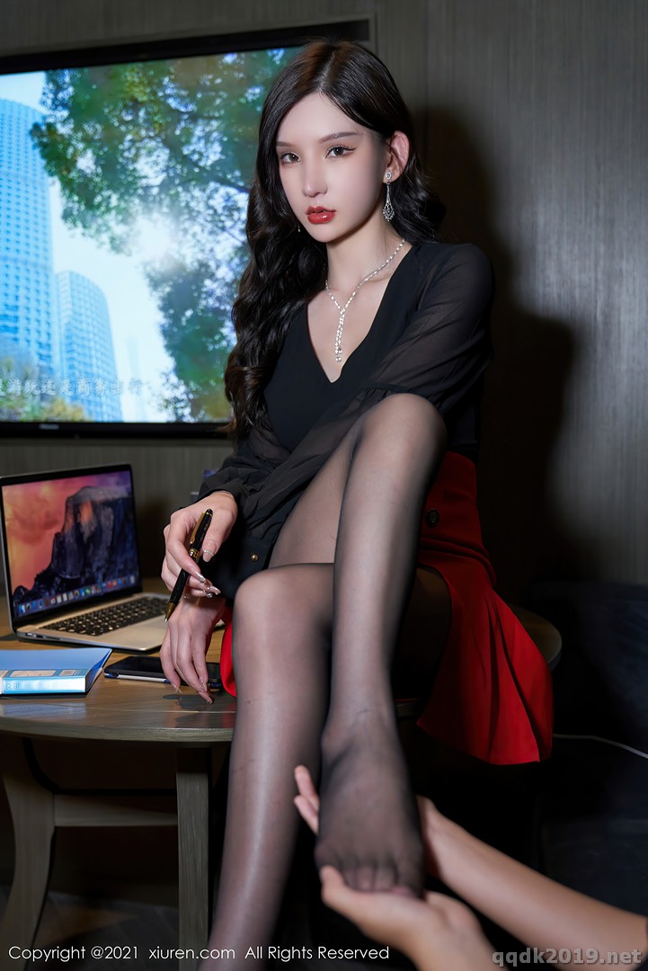 XIUREN-No.4075-Zhou-Yuxi-Sandy-032.jpg