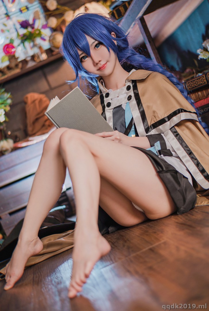 Coser-Sally-Sally-Dorasnow-Roxy-Mirgurdia-015.jpg