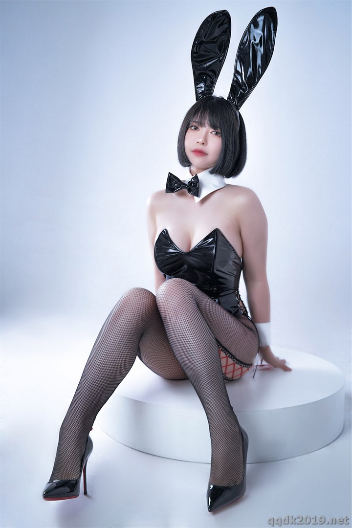 Coser-Bunny-003.jpg