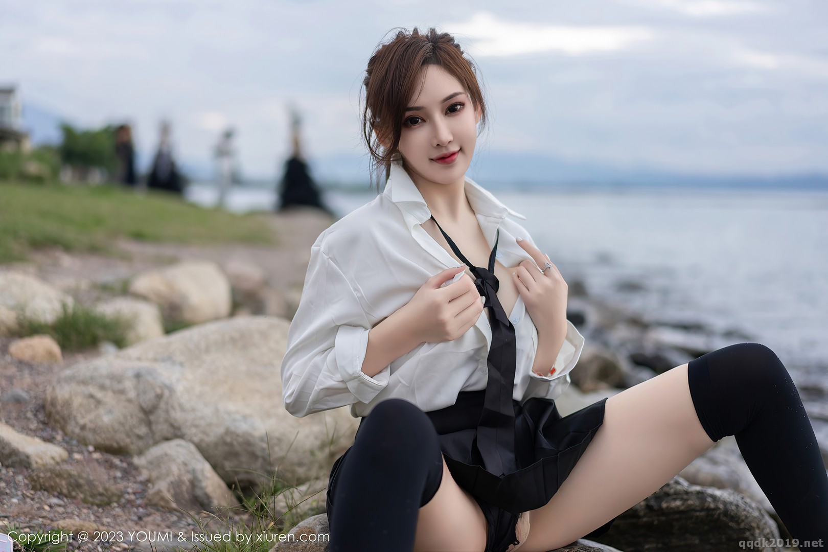 YouMi-Vol.903-Zhou-Yan-Xi-Carol-027.jpg