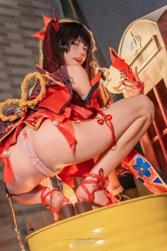 [三次元]咬一口兔娘ovo — 花火 [81p1v+1.6G]
