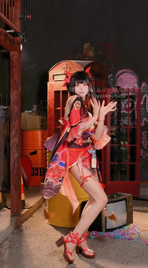 [三次元]咬一口兔娘ovo—花火 [151M]