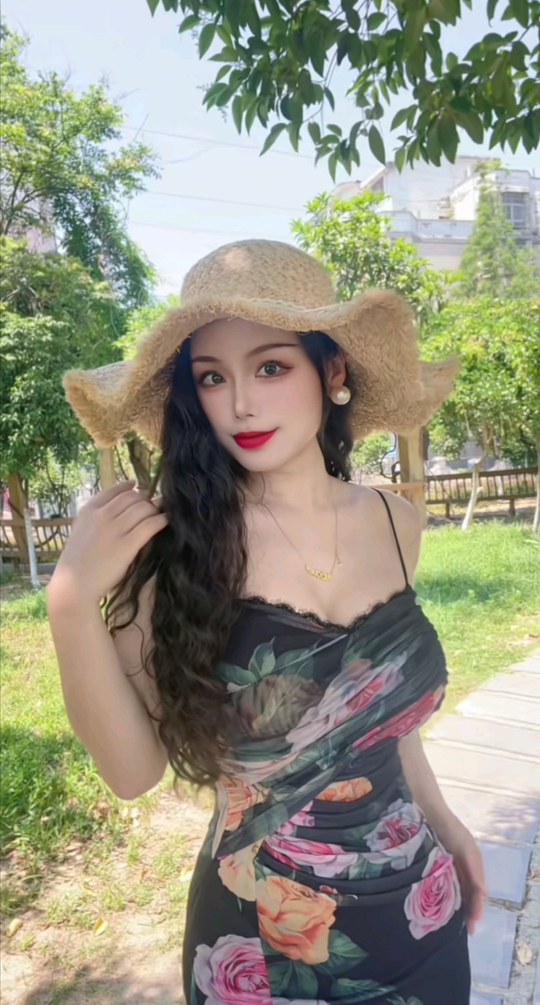 万千娇媚美少妇[100P]