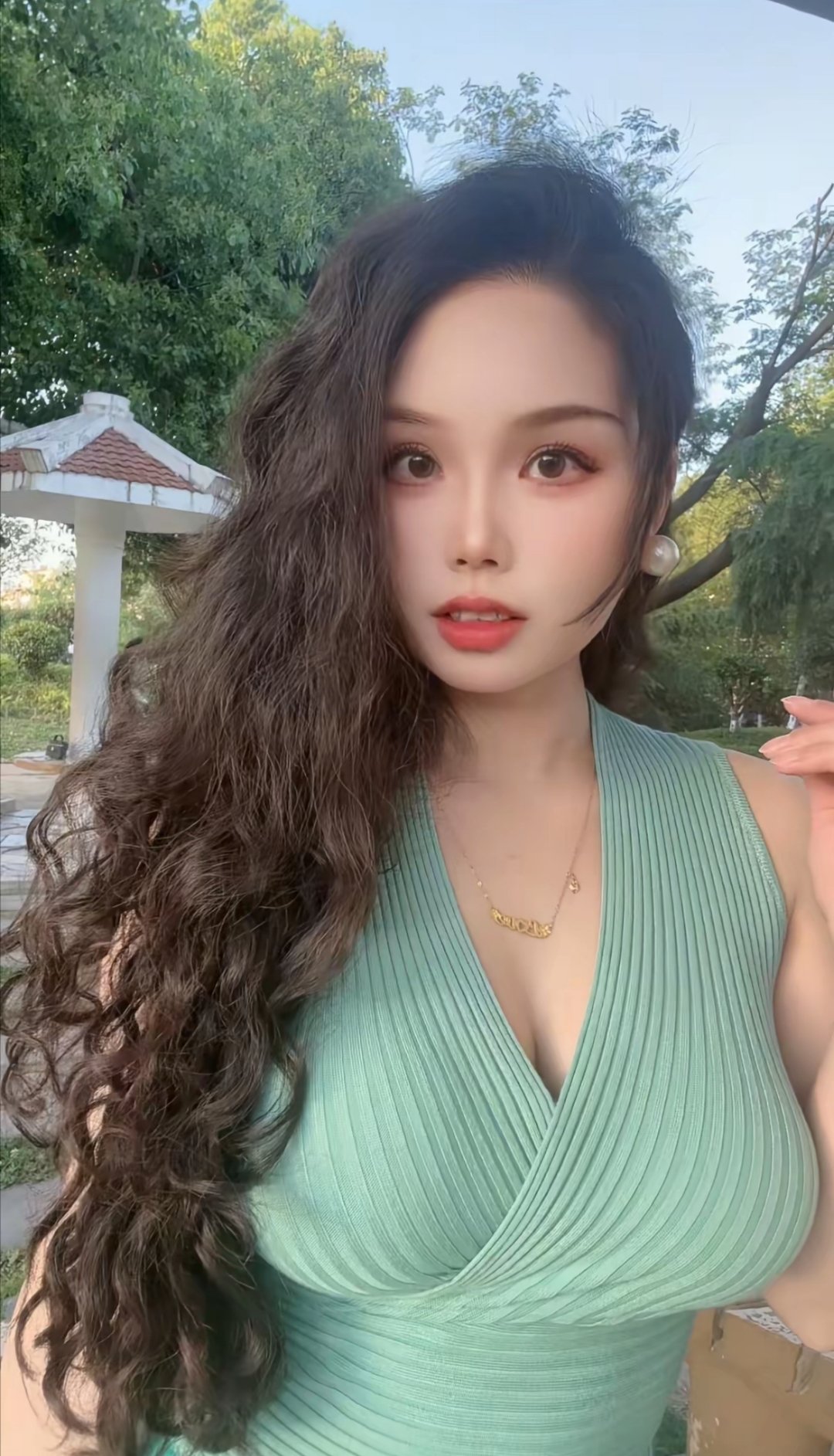 万千娇媚美少妇[100P]