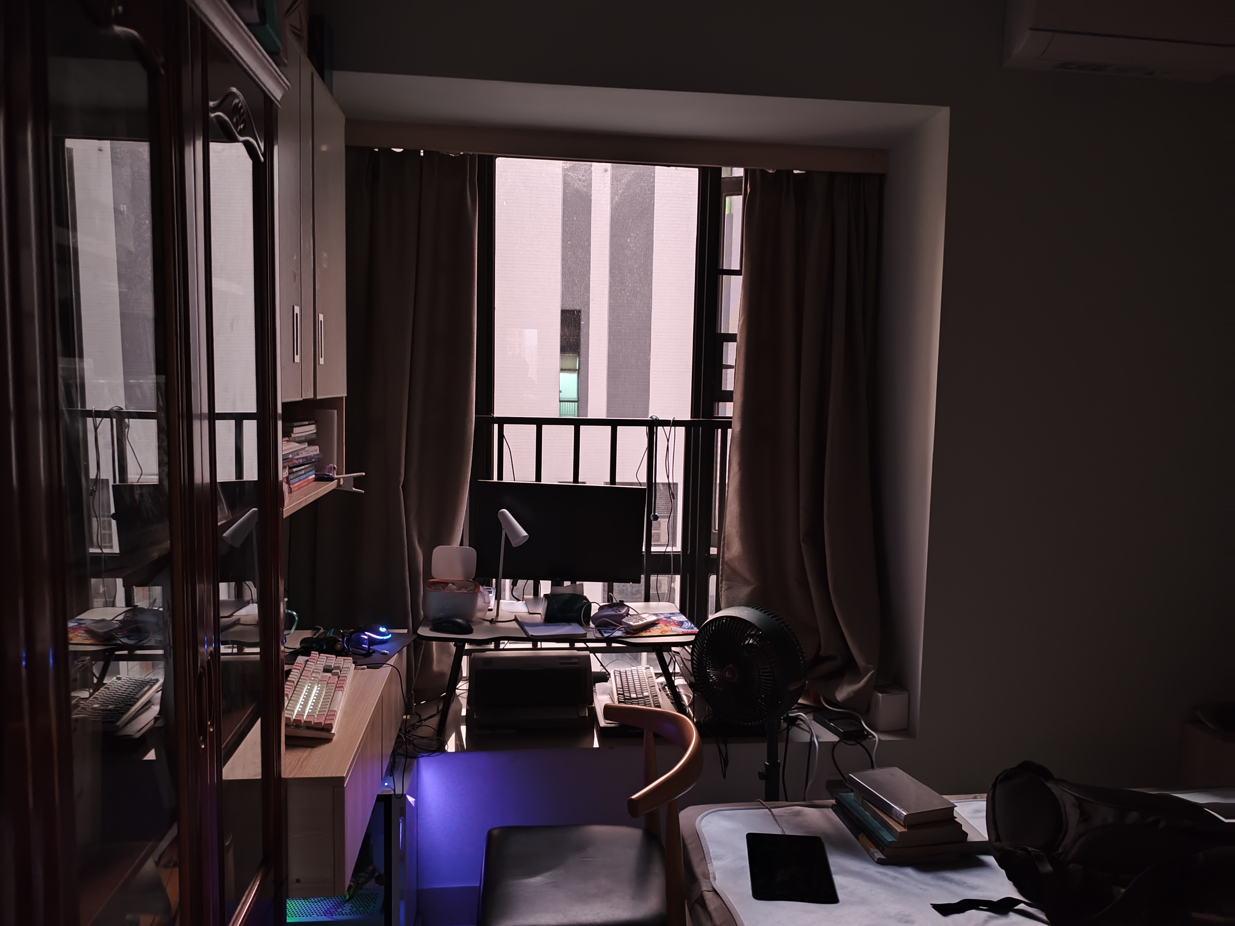 杂乱的房间和胡乱思绪