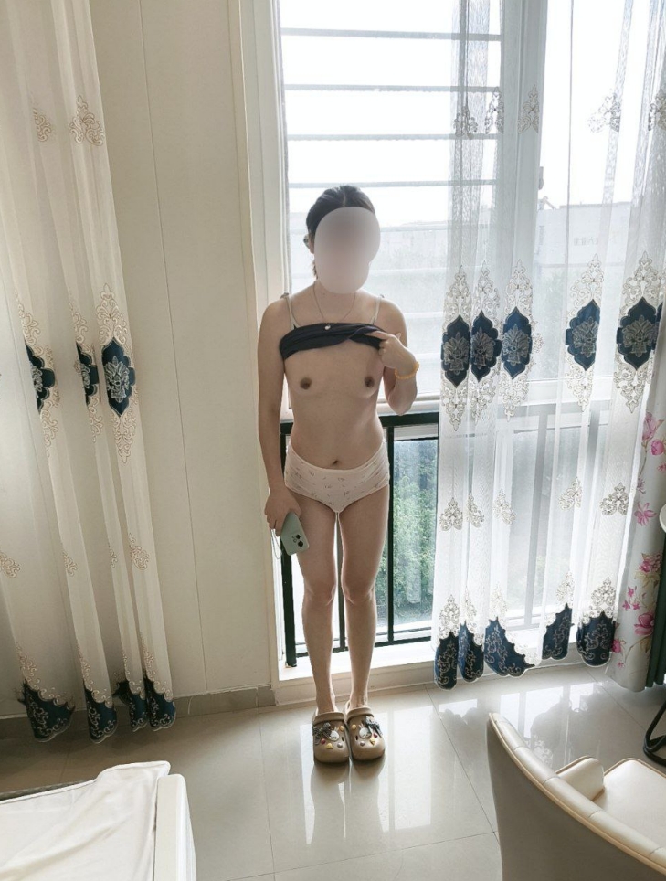 精品反差婊很居家啊[16P]