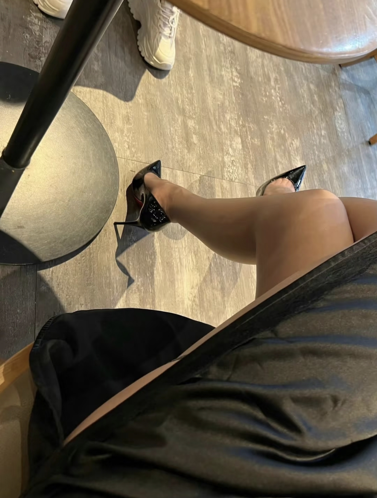 分享推上迷人的少妇[100P]