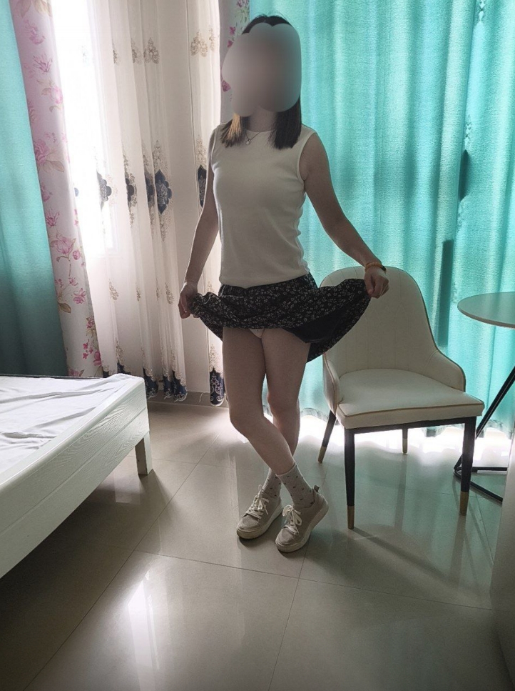 精品反差婊很居家啊[16P]