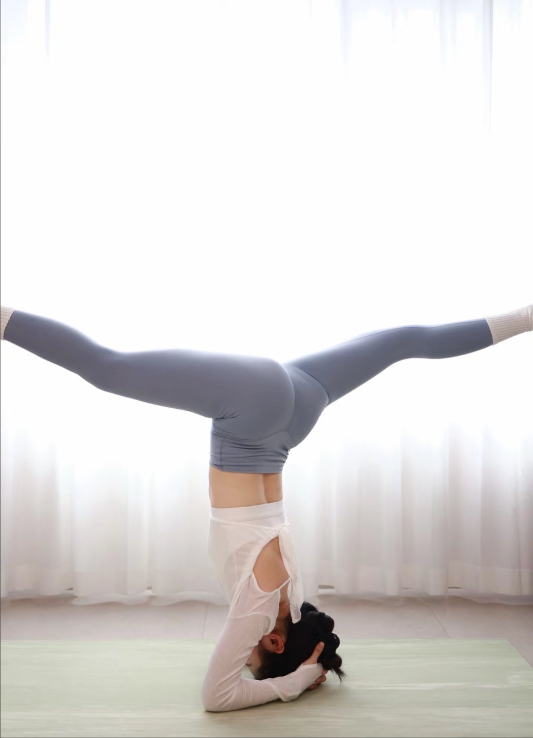 少妇的精致面容丰润翘臀诱惑[99P]