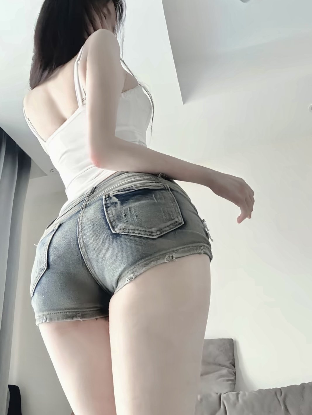 少妇的精致面容丰润翘臀诱惑[99P]