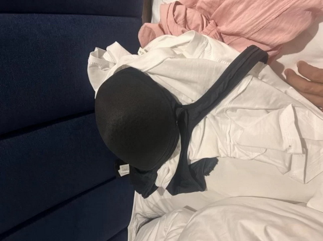 一个人开房也很爽[18P]