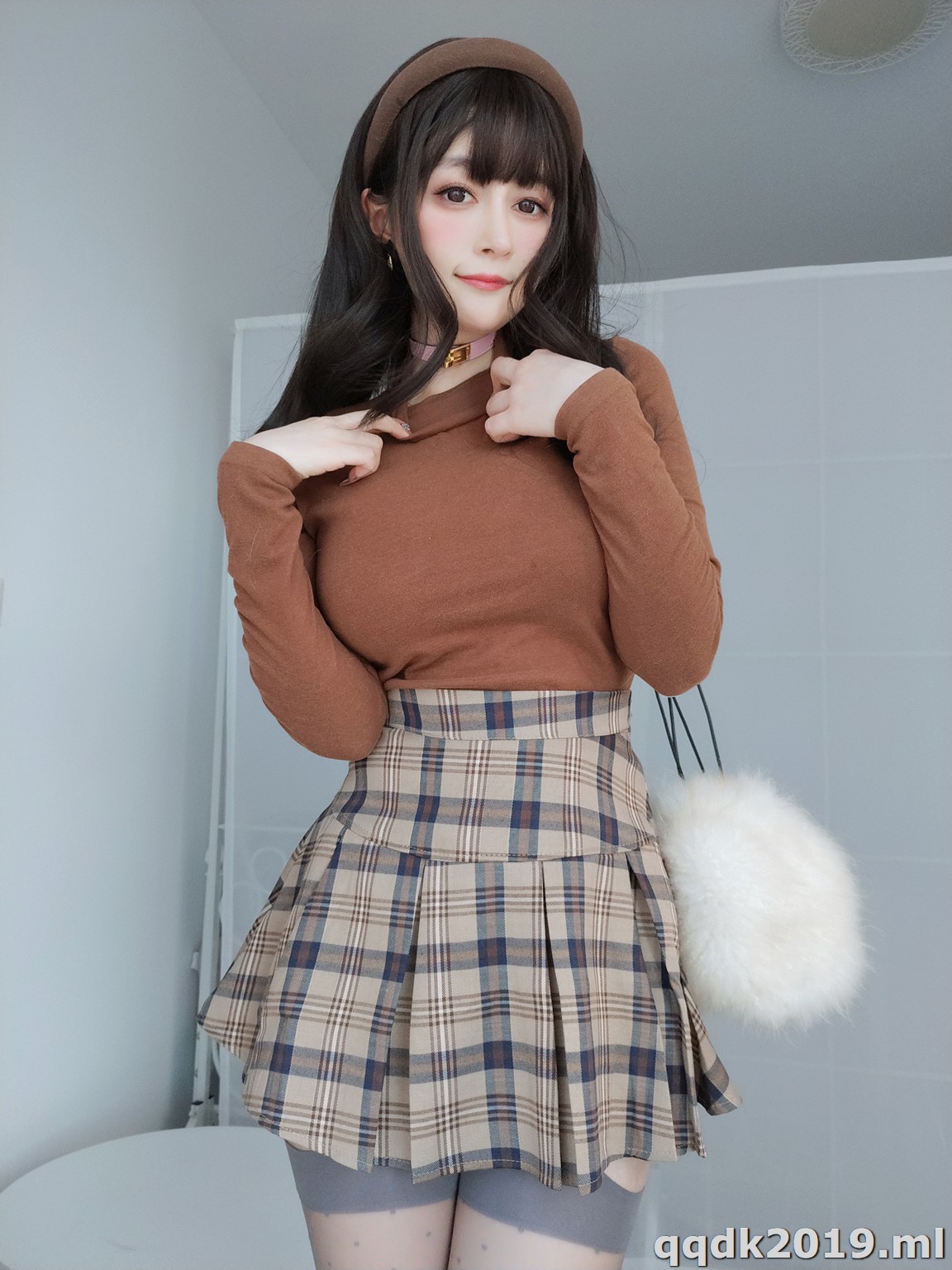 Coser-baiyin811-3fantia-250.jpg