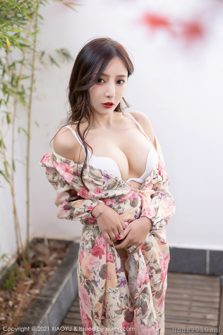 XiaoYu-Vol.682-Yanni-Wang-Xin-Yao-048.jpg