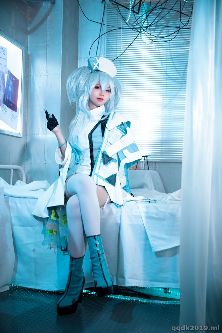 Coser-G44-Vol.062-PA-15-Florence-and-Bunny-ver-010.jpg